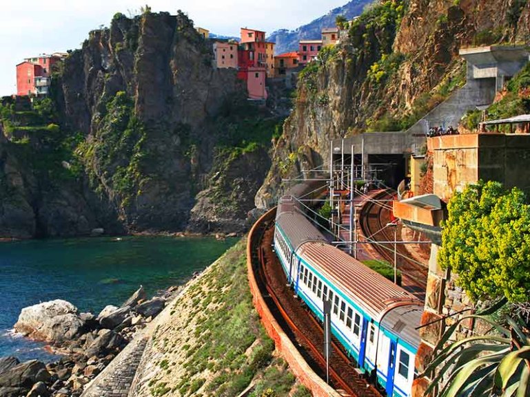 Guide-to-Manarola-Train-Station-(Cinque-Terre)-OFW.jpg